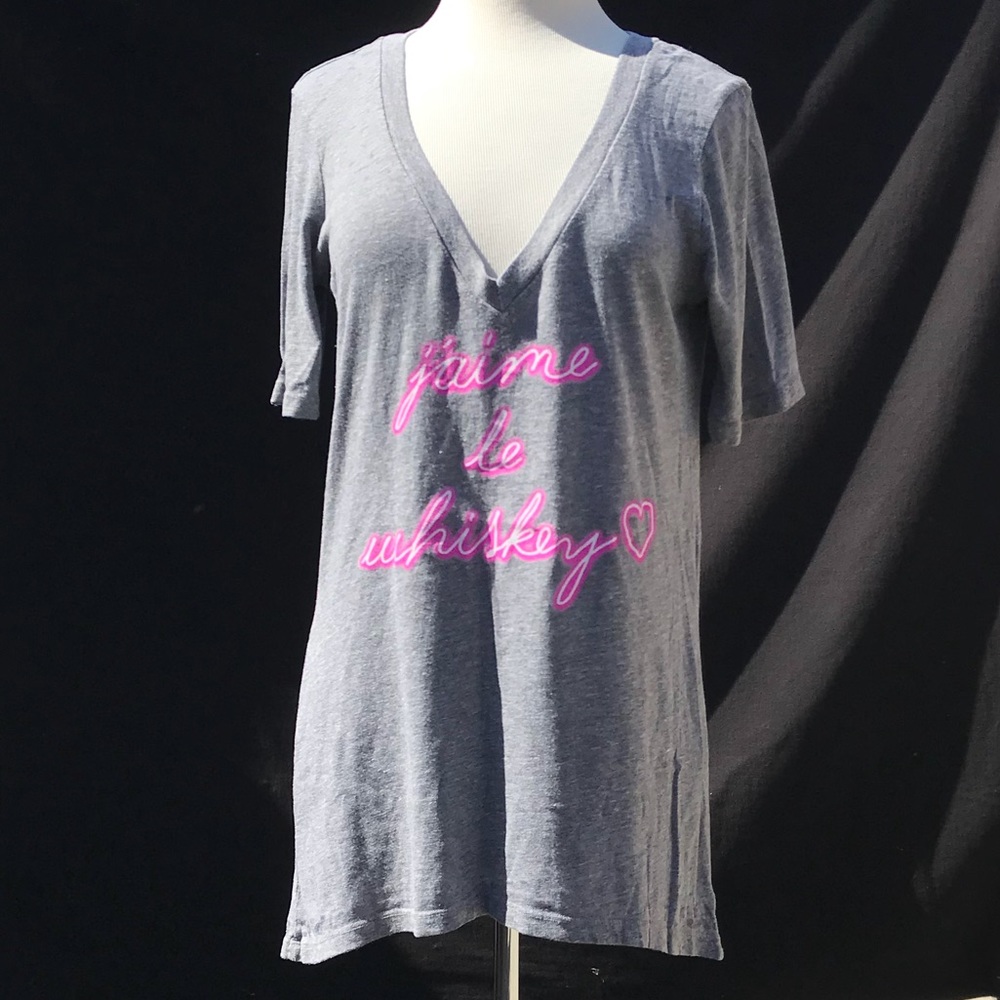 Chaser: Gray J’aime le Whiskey V-neck Tee